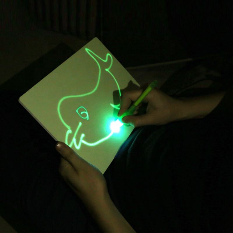 MAGIC LIGHT™ | لوحة رسم مضيئة للأطفال